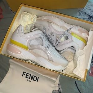 Women’s Fendi Sneakers Sz 39